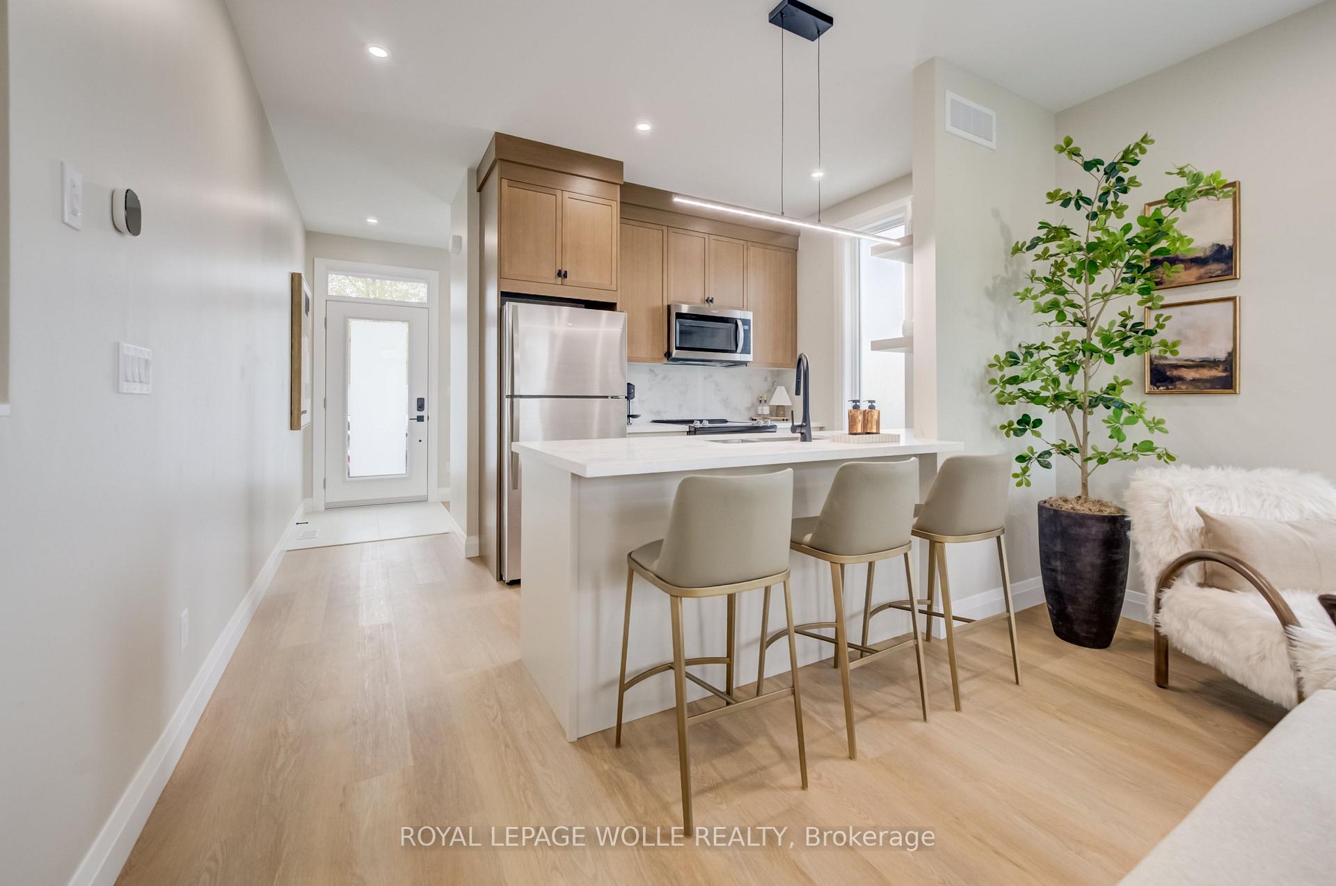 Photo 10 of Unit UNIT 12 (THE GLEN), 210 Heritage Drive, Kitchener, Grand River North — HOMEH