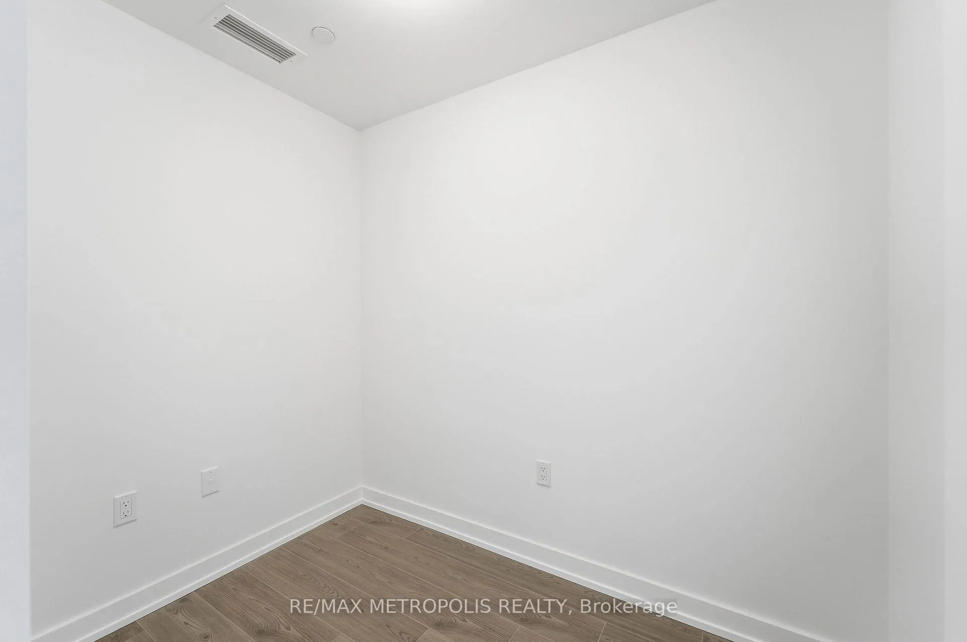 Photo 4 of Unit 2307, 30 Francis Street, Kitchener, City Commercial Core — HOMEH