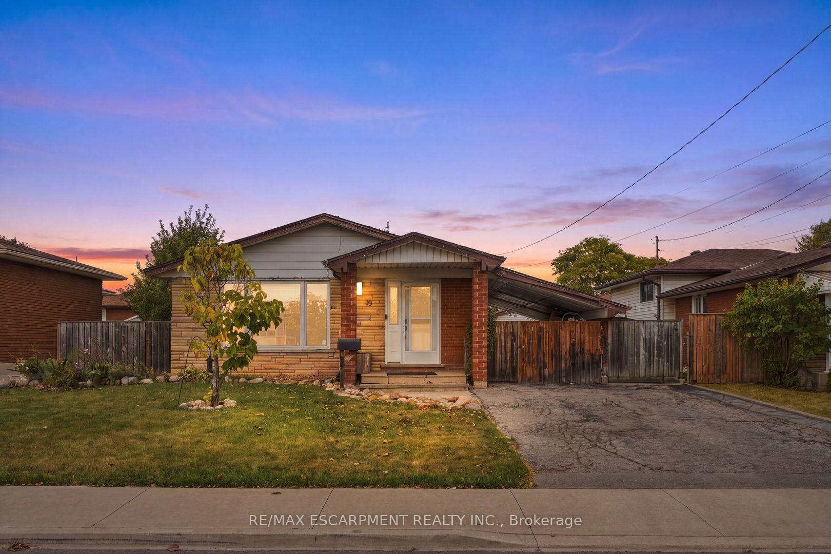Photo of 19 Ellingwood Avenue