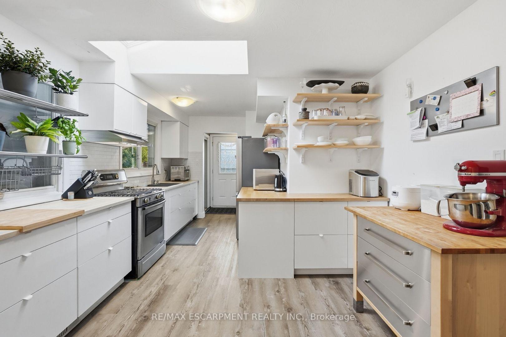 Photo 3 of 19 Ellingwood Avenue, Hamilton, Kentley — HOMEH