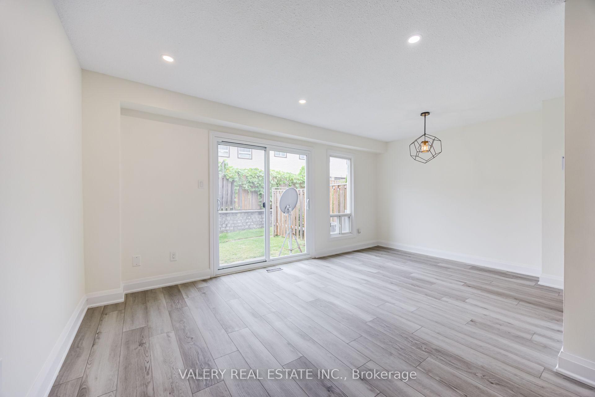 Photo 4 of Unit 50, 1131 Sandhurst Circle, Scarborough, Agincourt North — HOMEH