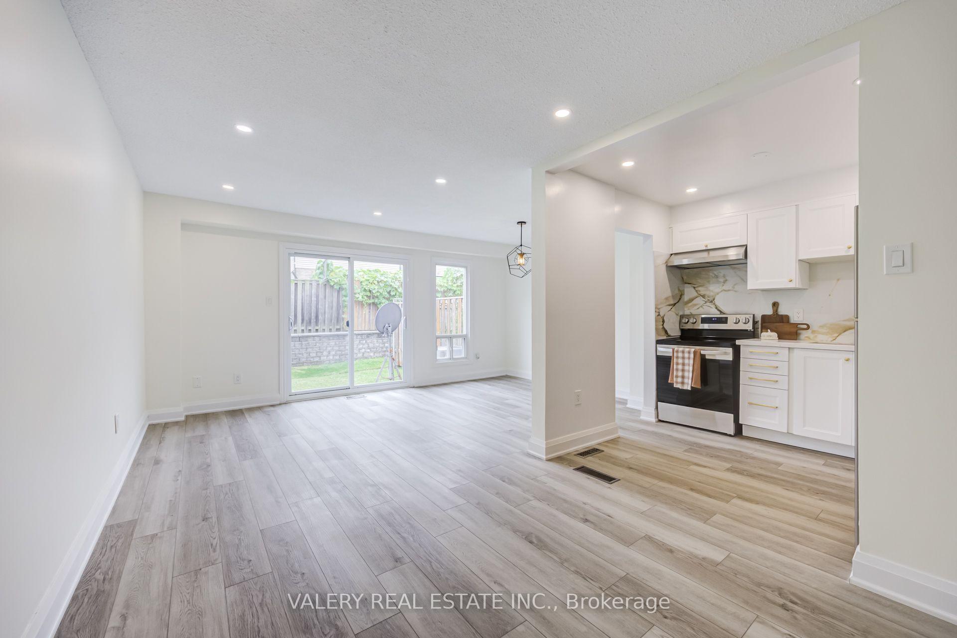 Photo 8 of Unit 50, 1131 Sandhurst Circle, Scarborough, Agincourt North — HOMEH