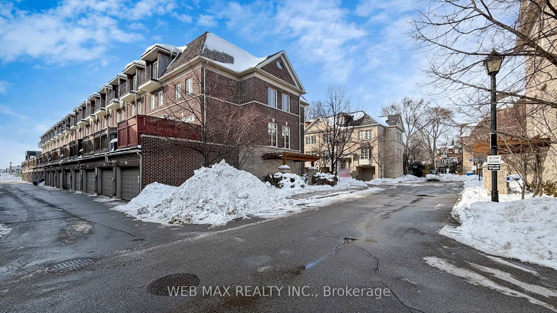 Photo 2 of 39 Furrow Lane, Etobicoke, Islington-City Centre West — HOMEH
