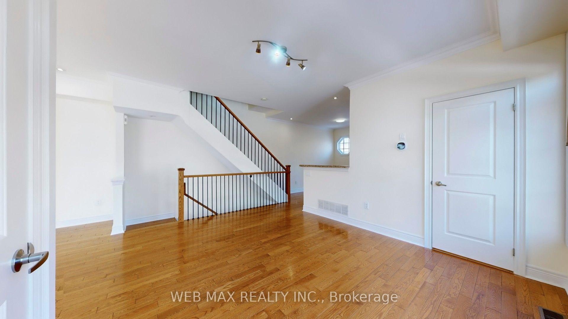 Photo 17 of 39 Furrow Lane, Etobicoke, Islington-City Centre West — HOMEH