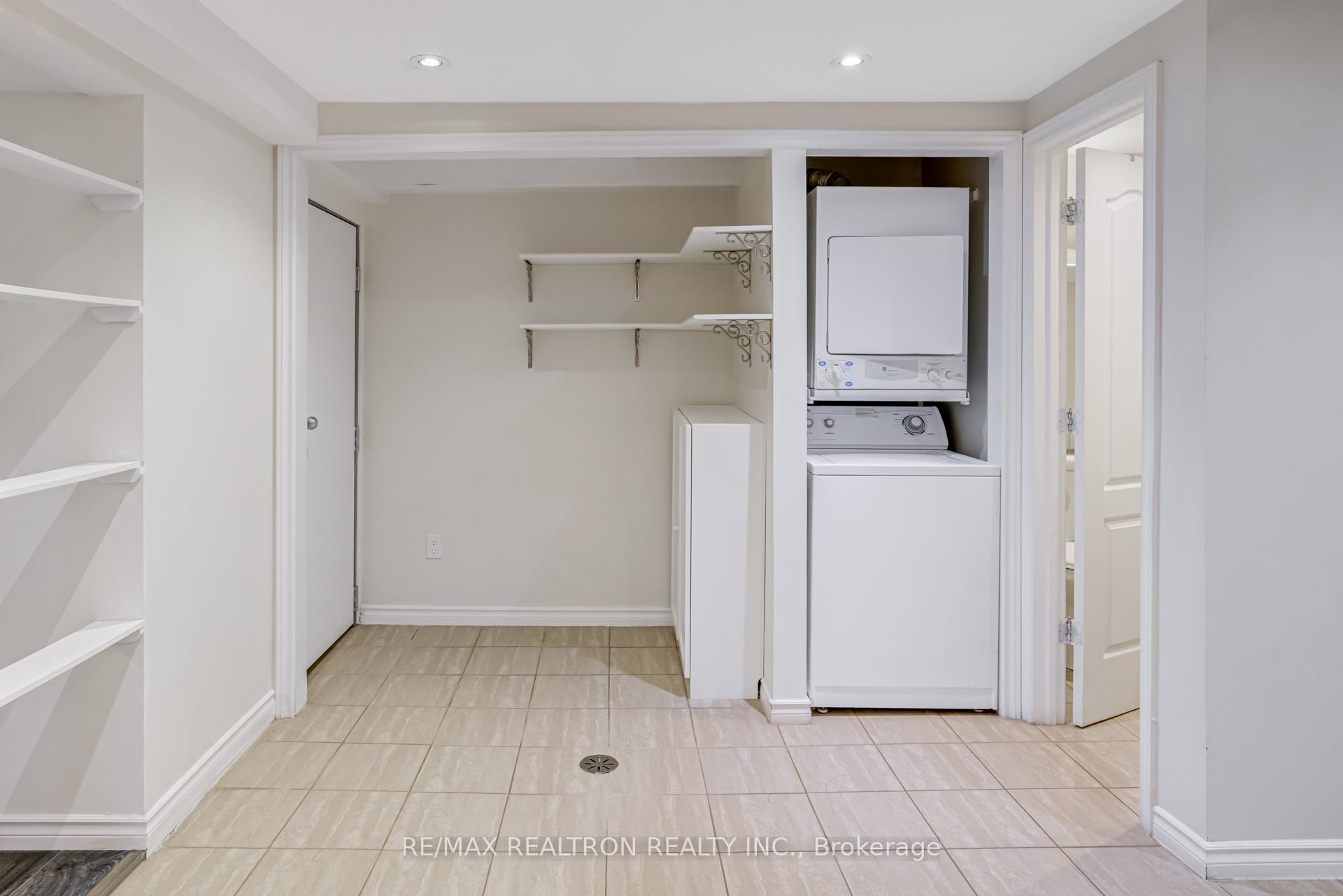 Photo 7 of 718 Edgewood Road S, Pickering, Amberlea — HOMEH