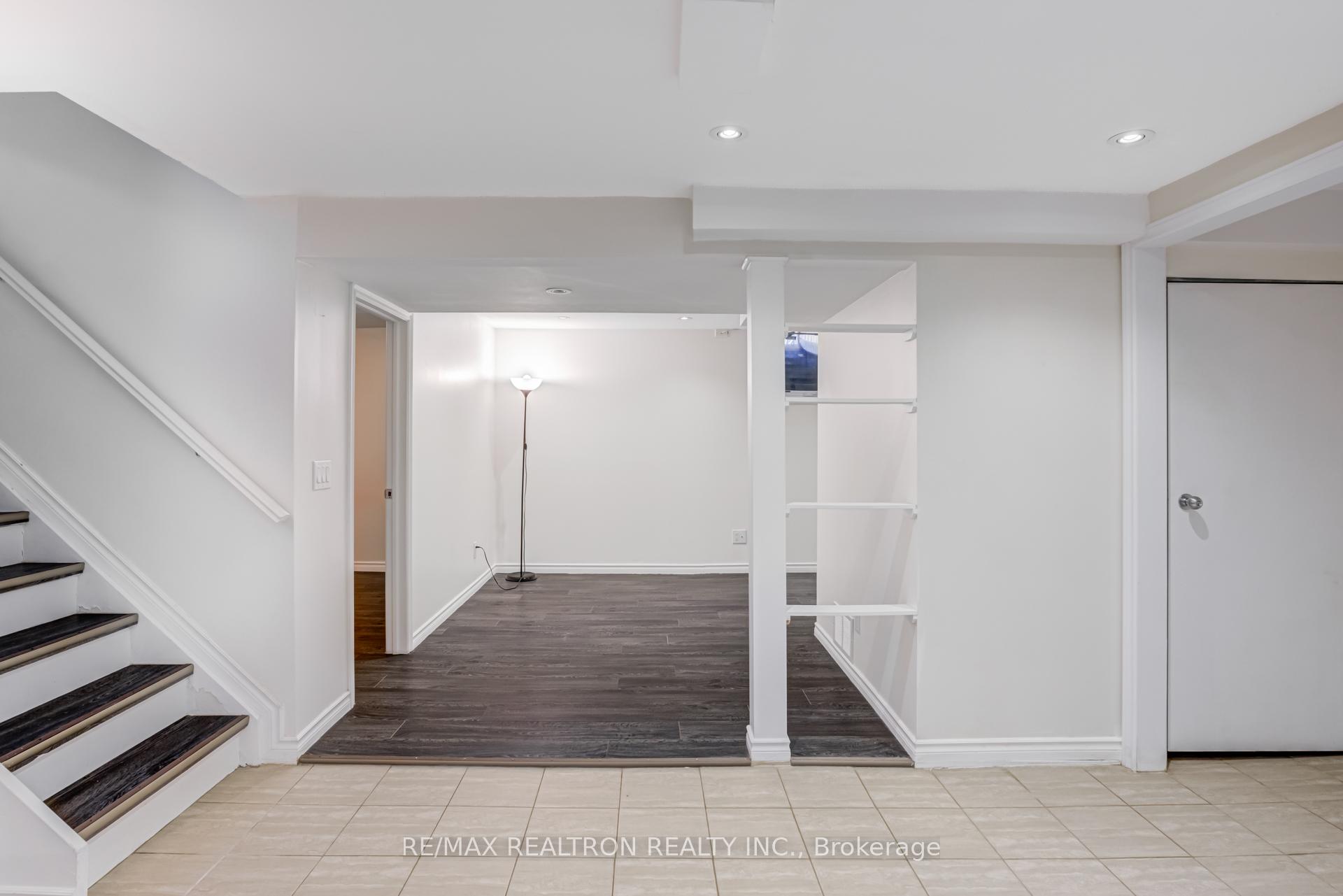 Photo 9 of 718 Edgewood Road S, Pickering, Amberlea — HOMEH