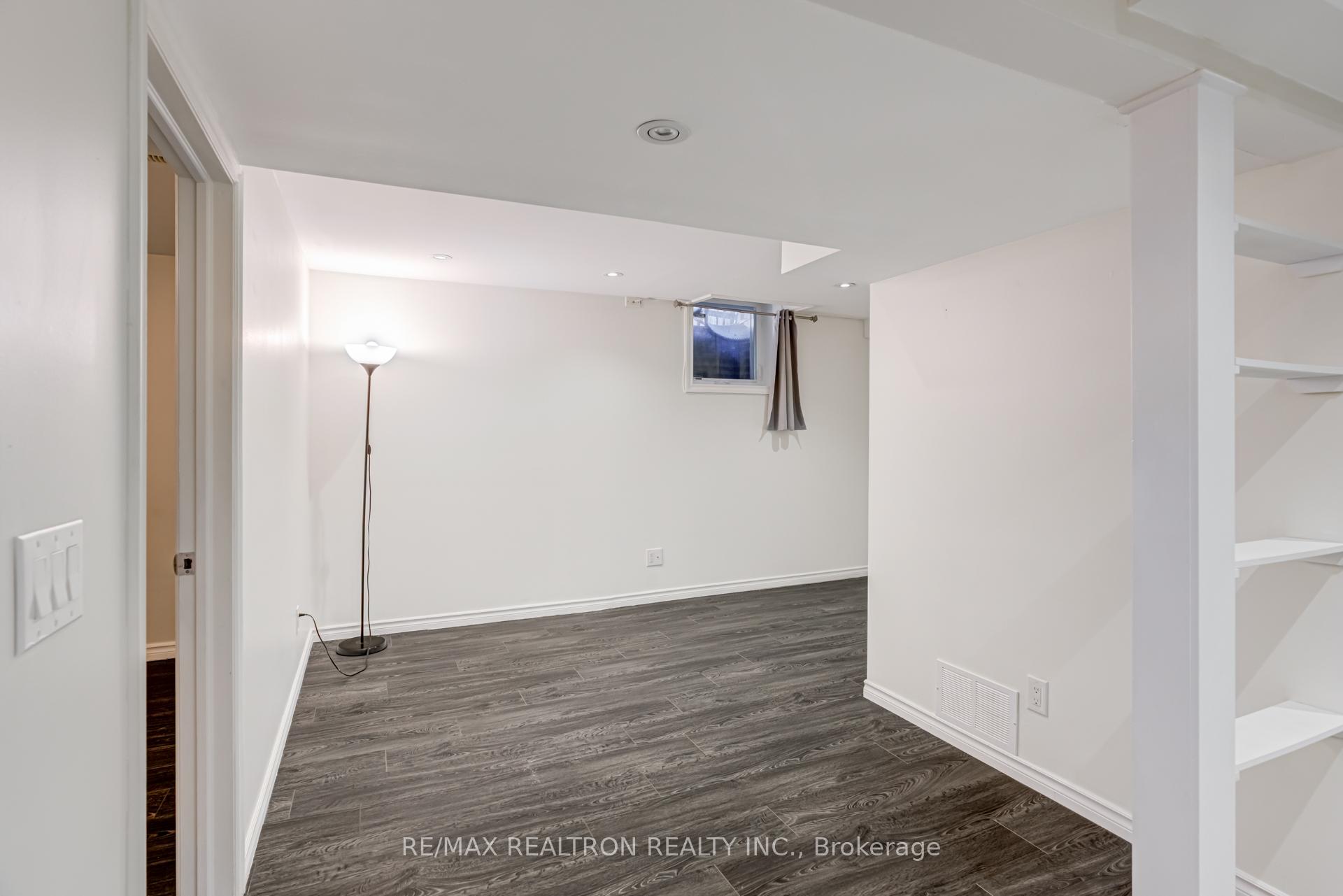 Photo 10 of 718 Edgewood Road S, Pickering, Amberlea — HOMEH