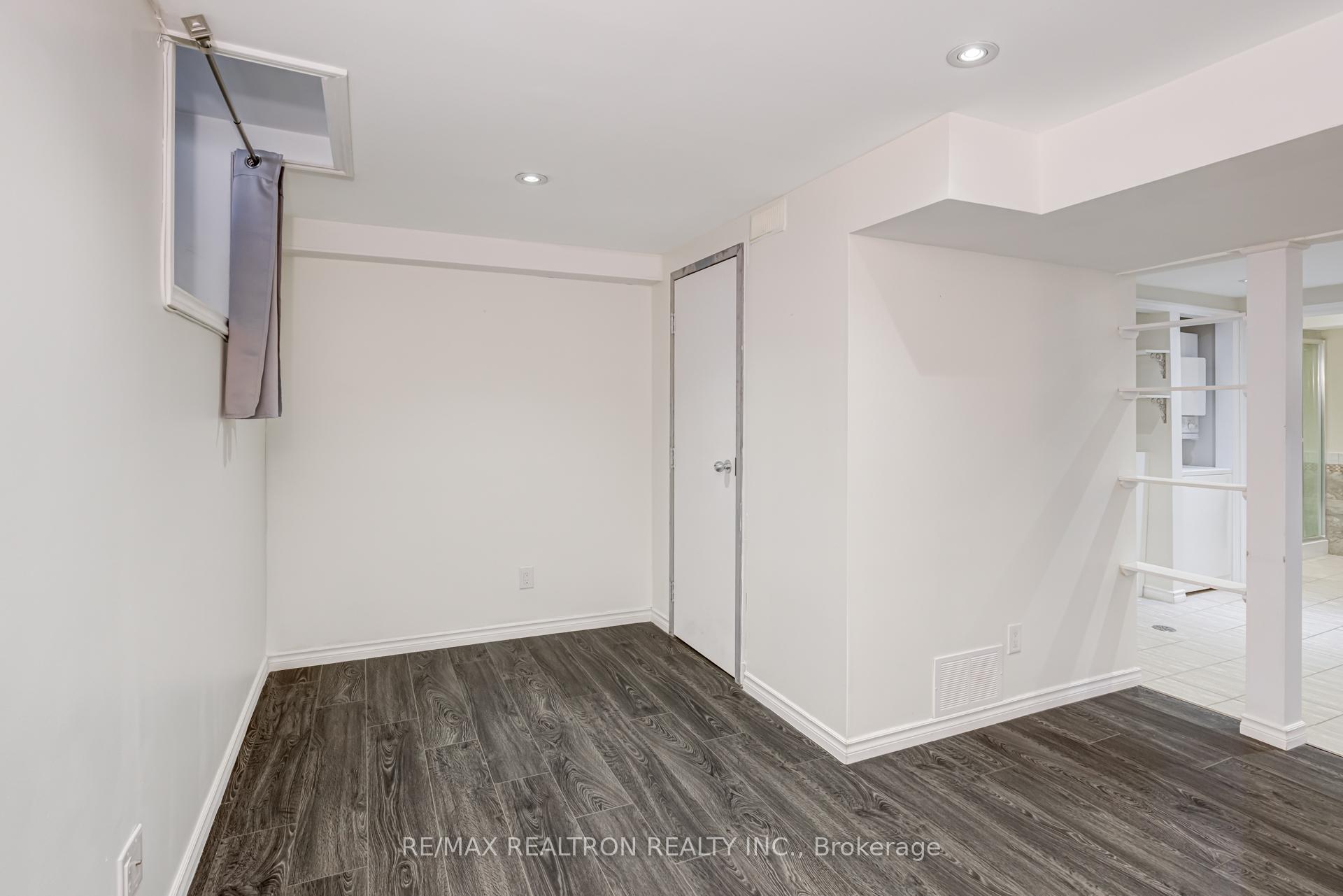 Photo 12 of 718 Edgewood Road S, Pickering, Amberlea — HOMEH