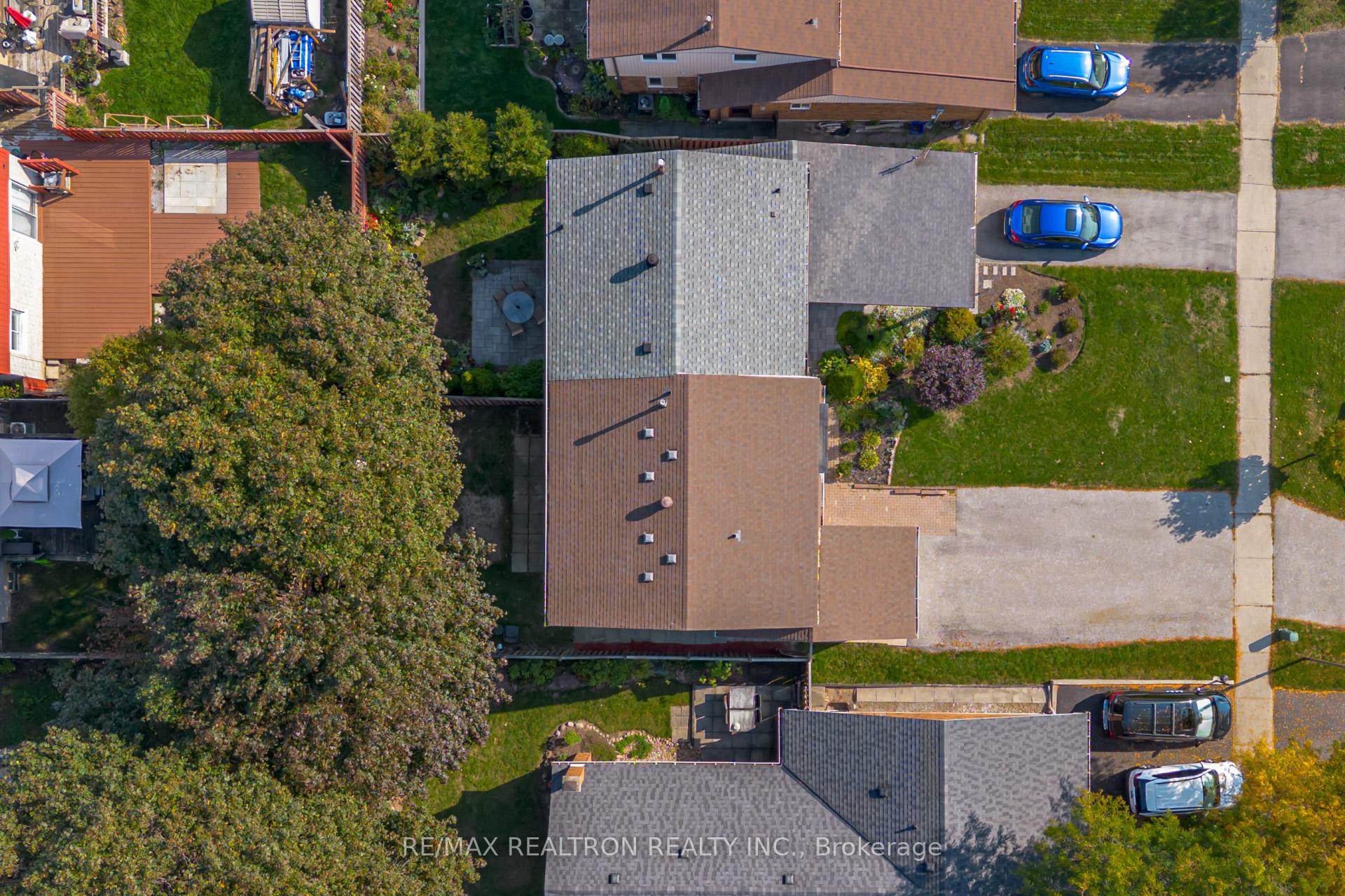 Photo 21 of 718 Edgewood Road S, Pickering, Amberlea — HOMEH