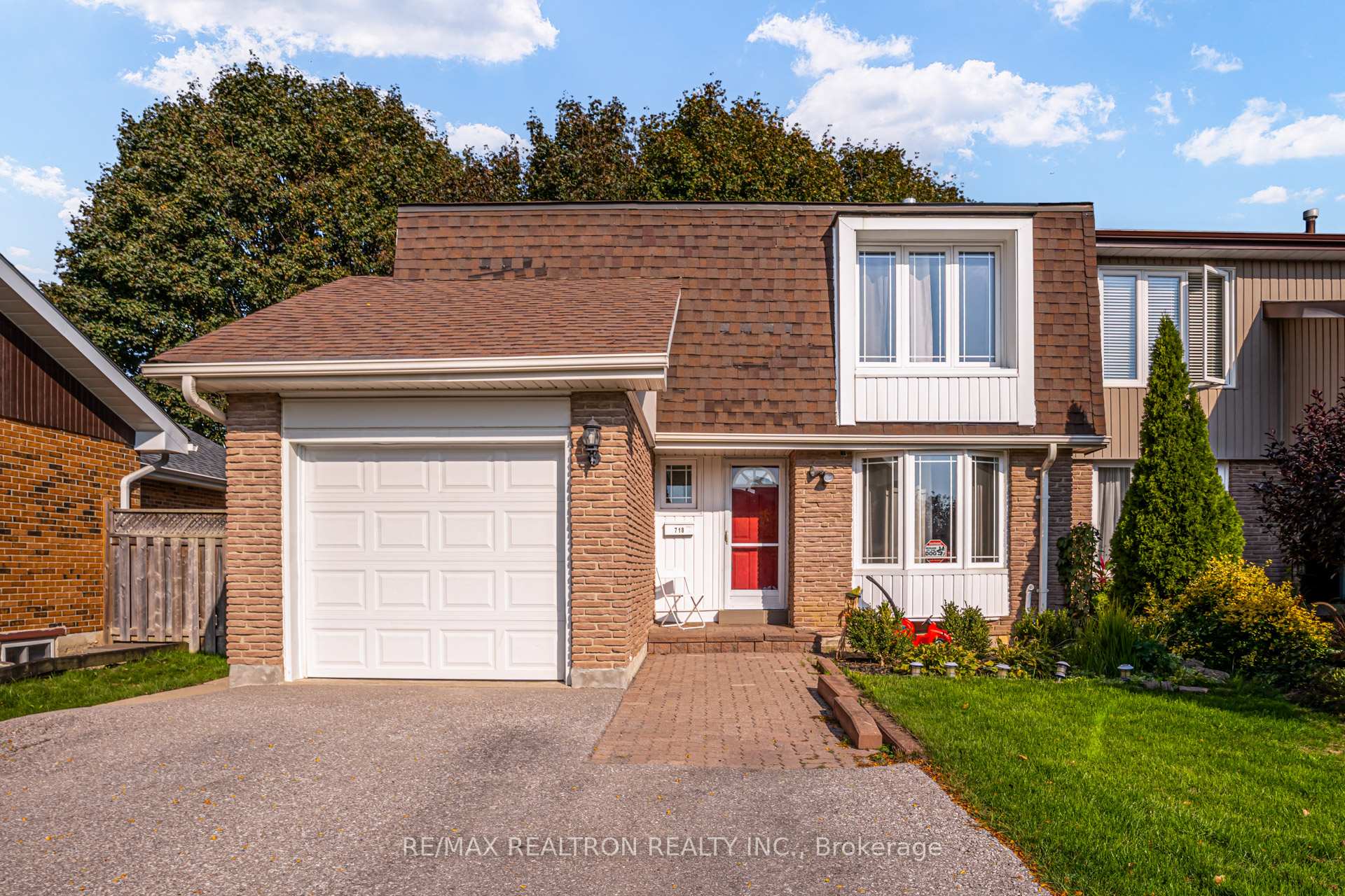 Photo 24 of 718 Edgewood Road S, Pickering, Amberlea — HOMEH