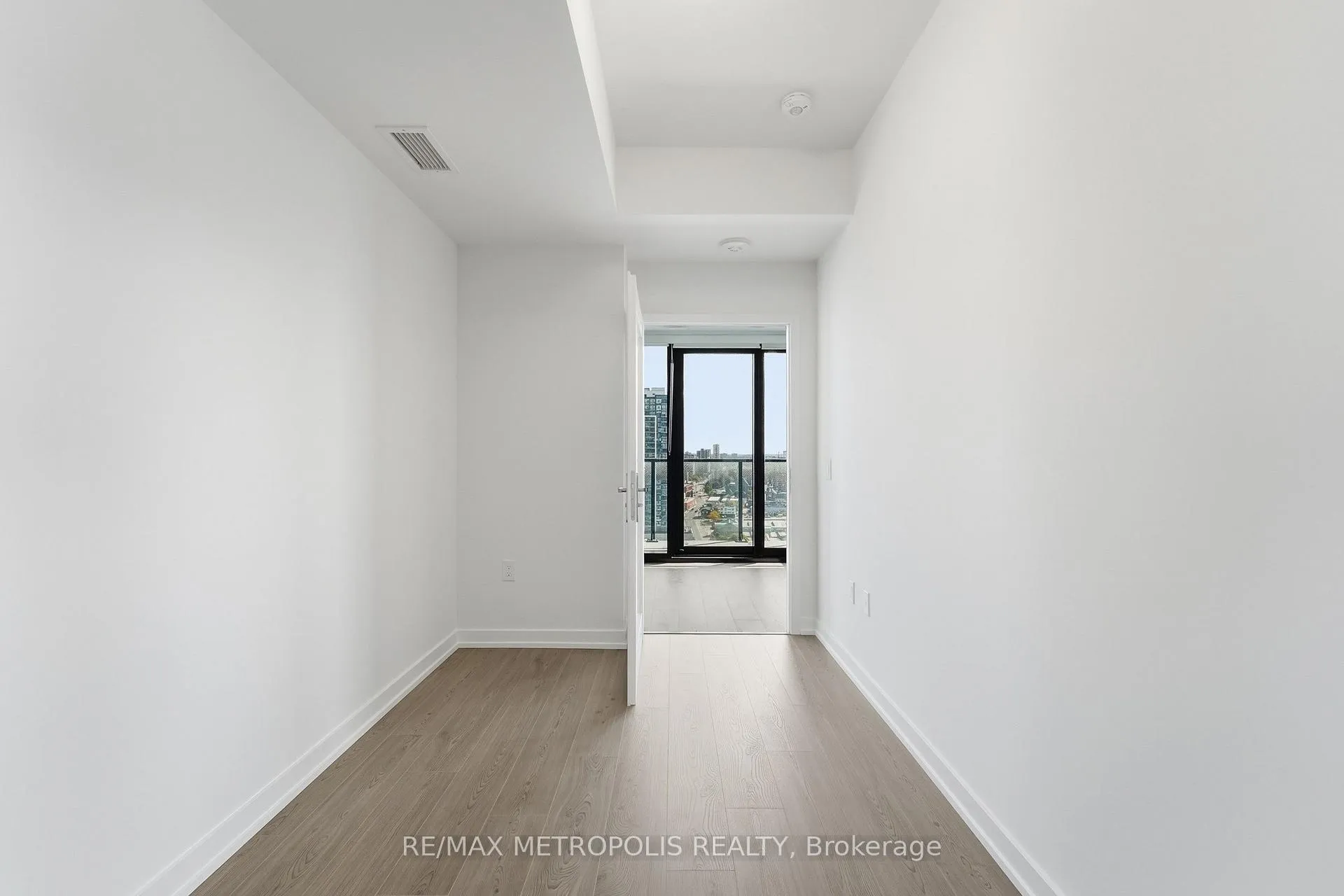 Photo 10 of Unit 2204, 30 Francis Street, Kitchener, City Commercial Core — HOMEH