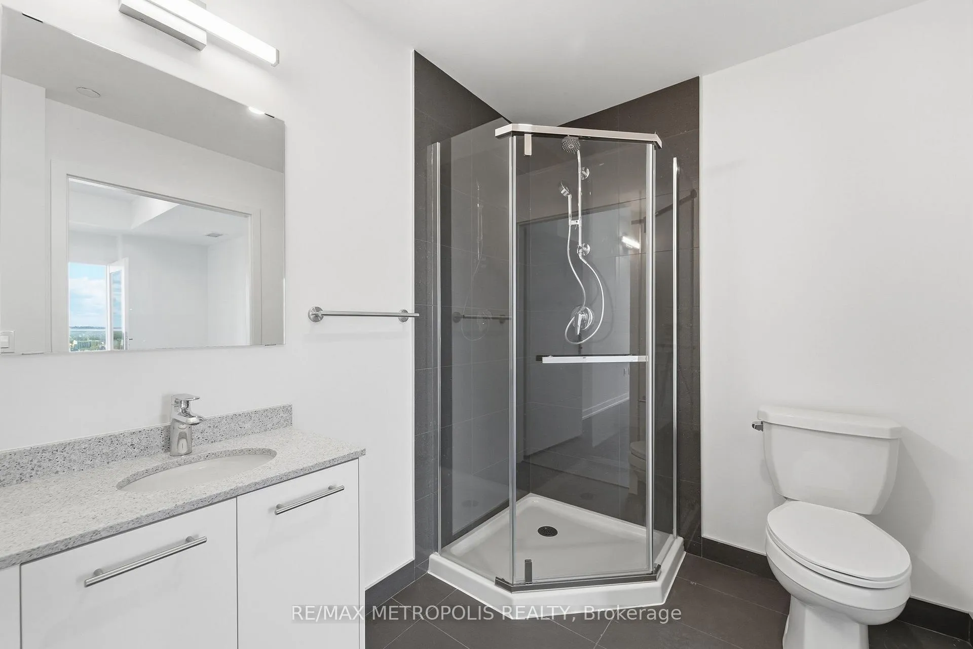 Photo 12 of Unit 2204, 30 Francis Street, Kitchener, City Commercial Core — HOMEH