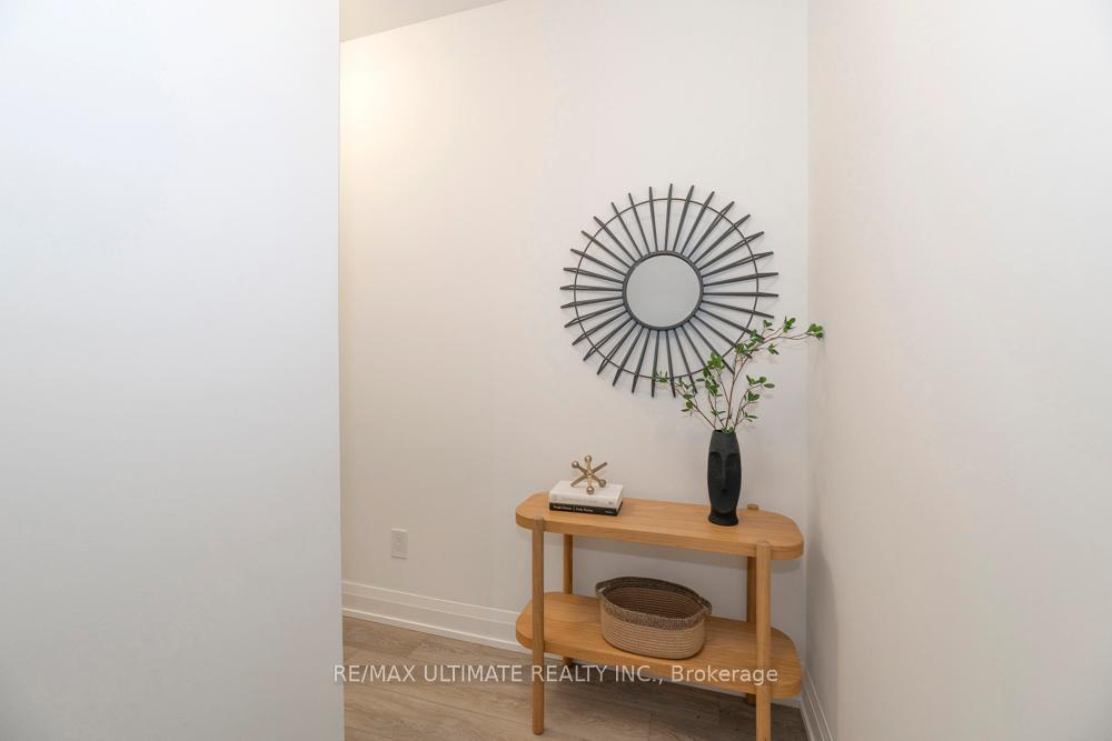 Photo 4 of Unit 1008, 20 Soudan Avenue, Toronto, Mount Pleasant West — HOMEH