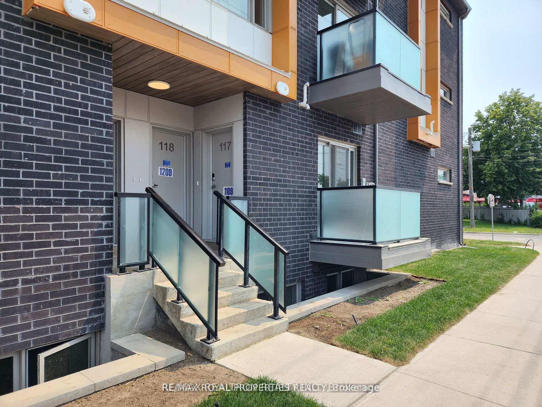 Photo 2 of Unit 117, 1081 Danforth Road, Scarborough, Eglinton East — HOMEH