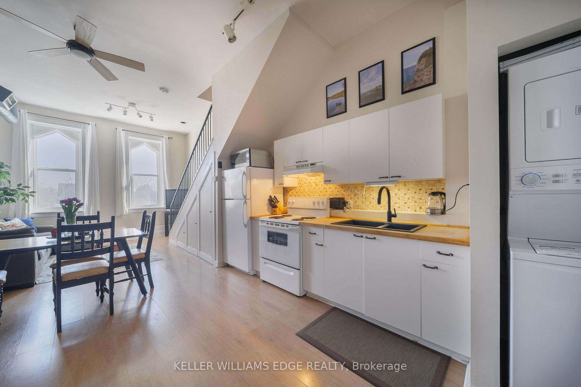 Photo of Unit E, 123 Broadway Avenue E
