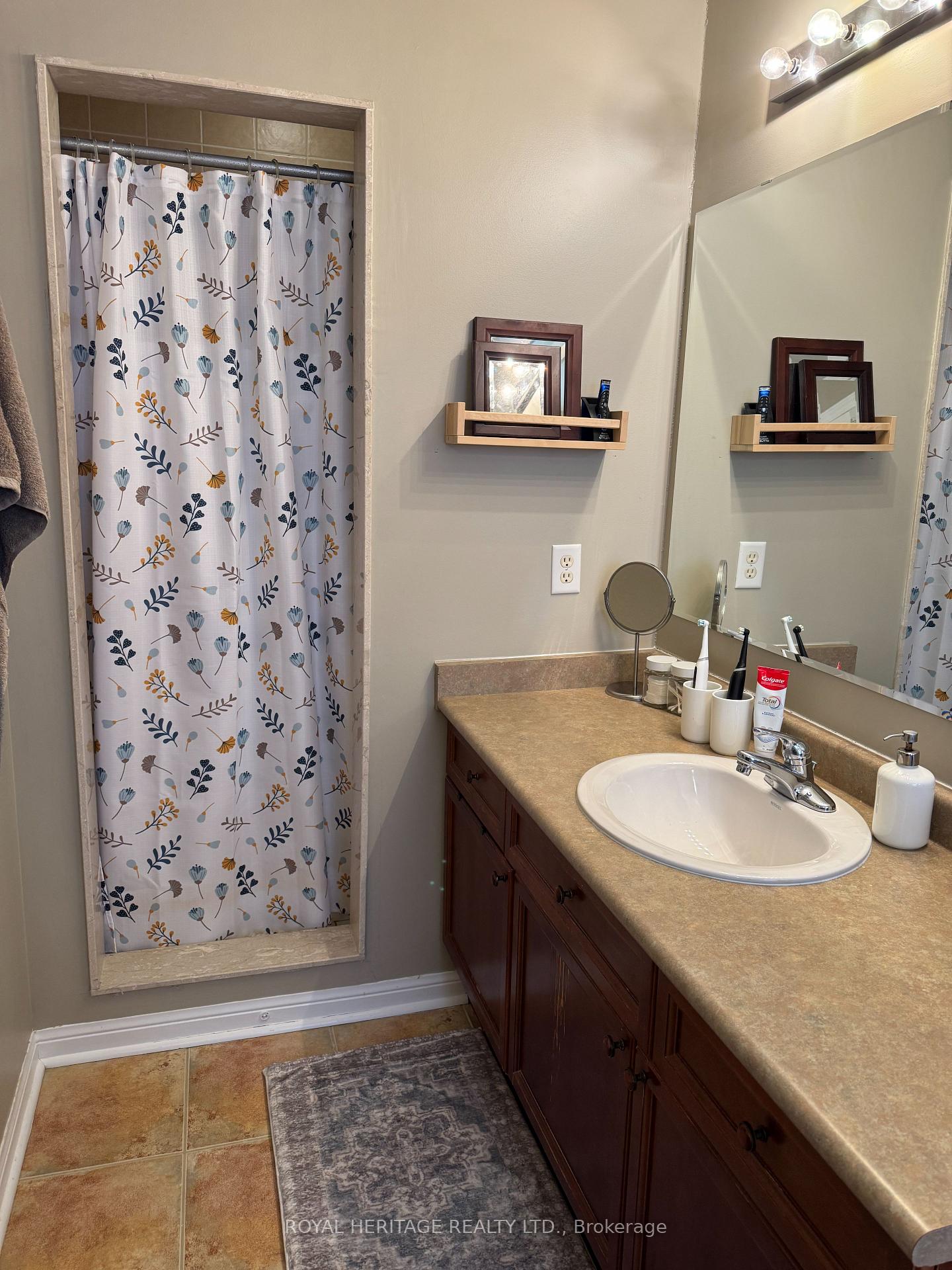 Photo 17 of Unit Upper #1, 2728 Bur Oak Avenue, Markham, Cornell — HOMEH