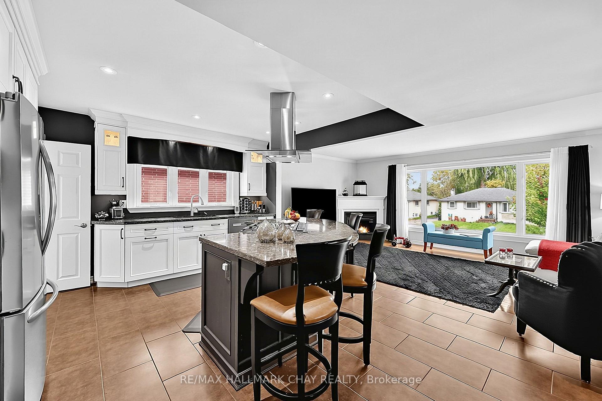 Photo 4 of 23 Marion Crescent, Barrie, Wellington — HOMEH