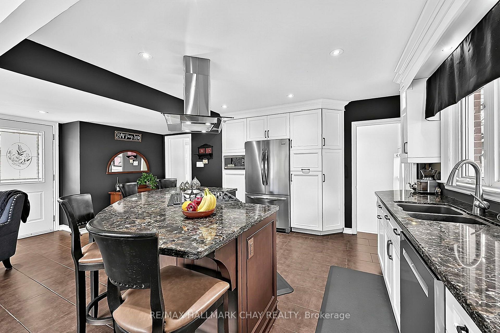 Photo 6 of 23 Marion Crescent, Barrie, Wellington — HOMEH