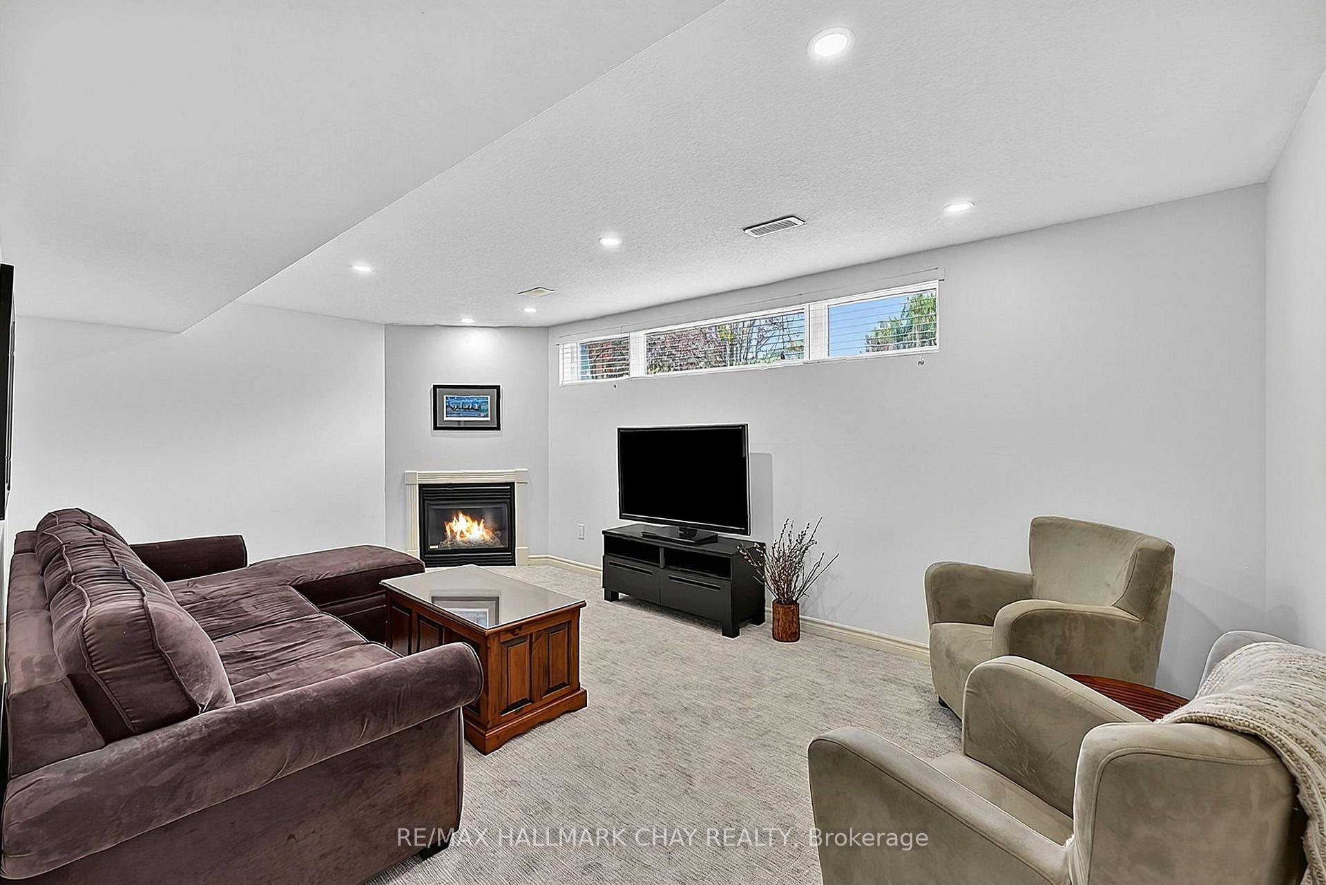 Photo 18 of 23 Marion Crescent, Barrie, Wellington — HOMEH