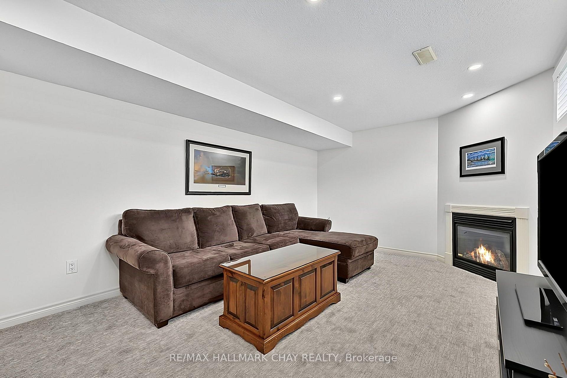 Photo 20 of 23 Marion Crescent, Barrie, Wellington — HOMEH