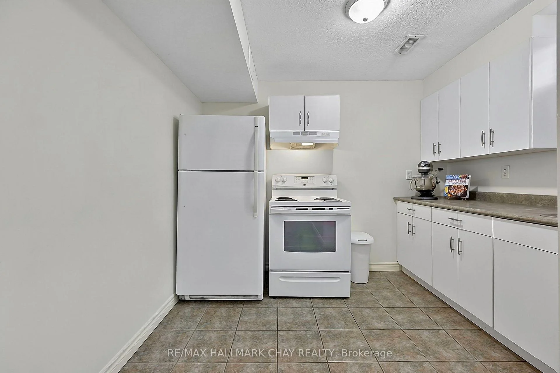 Photo 21 of 23 Marion Crescent, Barrie, Wellington — HOMEH