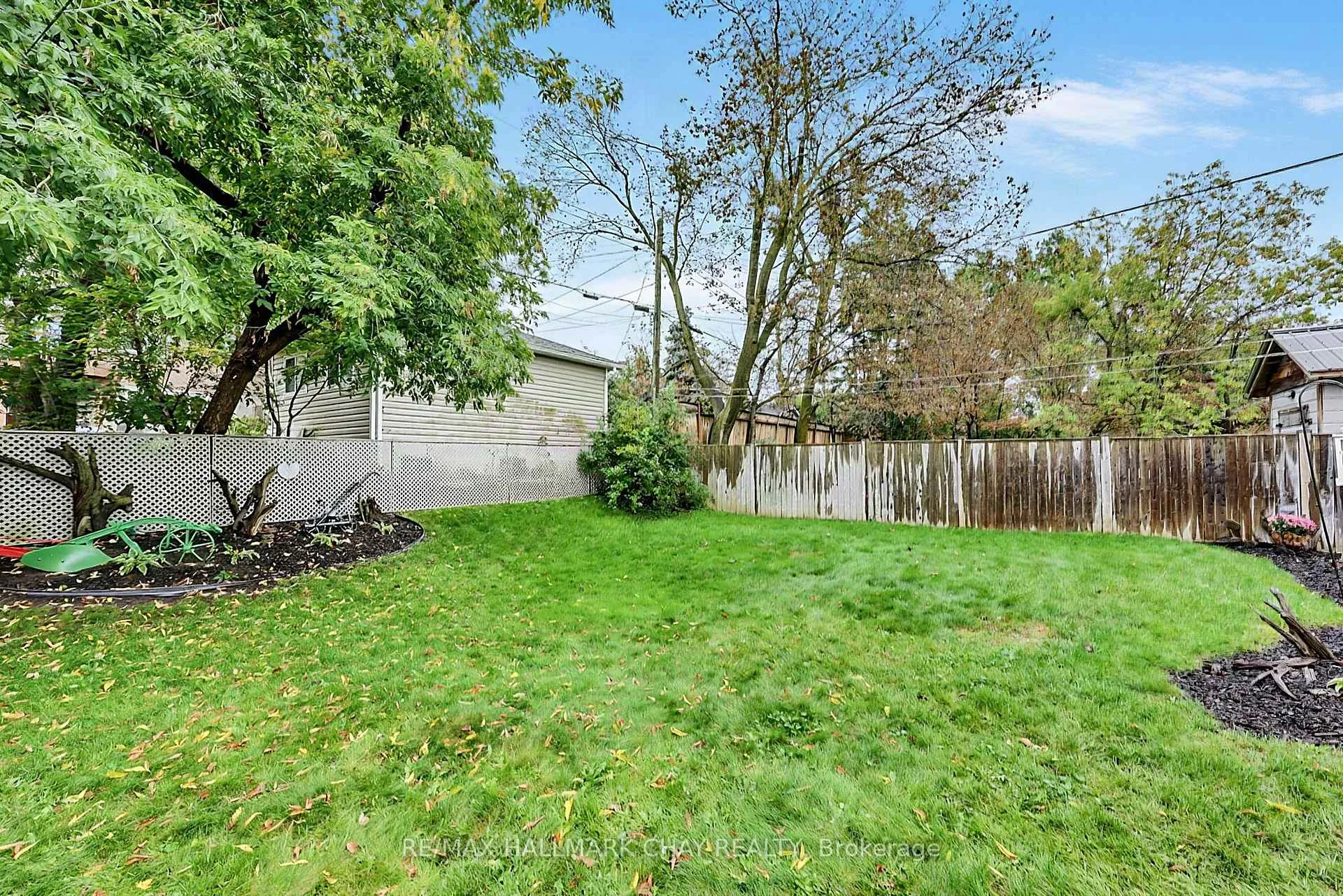 Photo 28 of 23 Marion Crescent, Barrie, Wellington — HOMEH