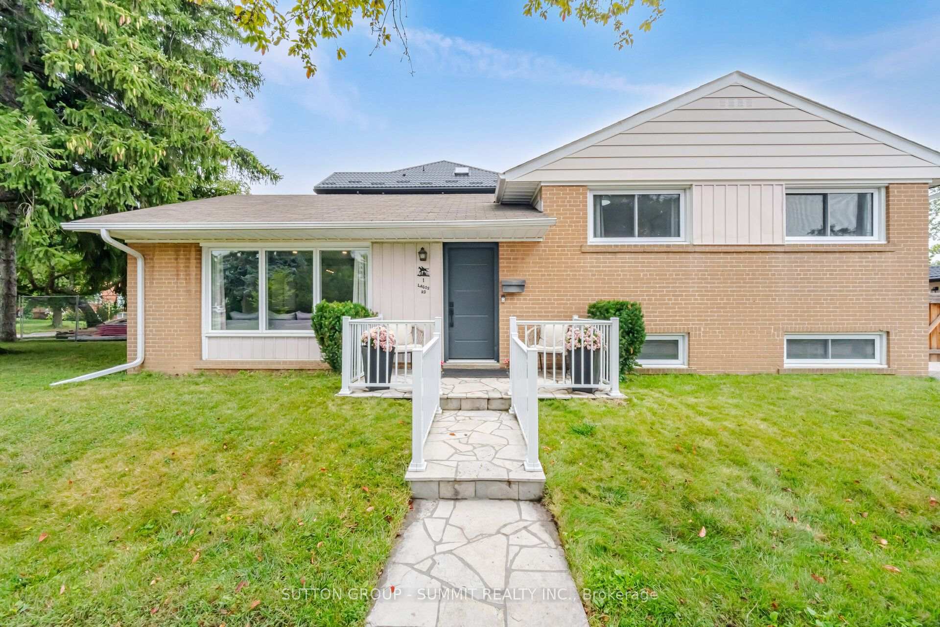 Photo 2 of 1 Lagos Road, Etobicoke, Rexdale-Kipling — HOMEH