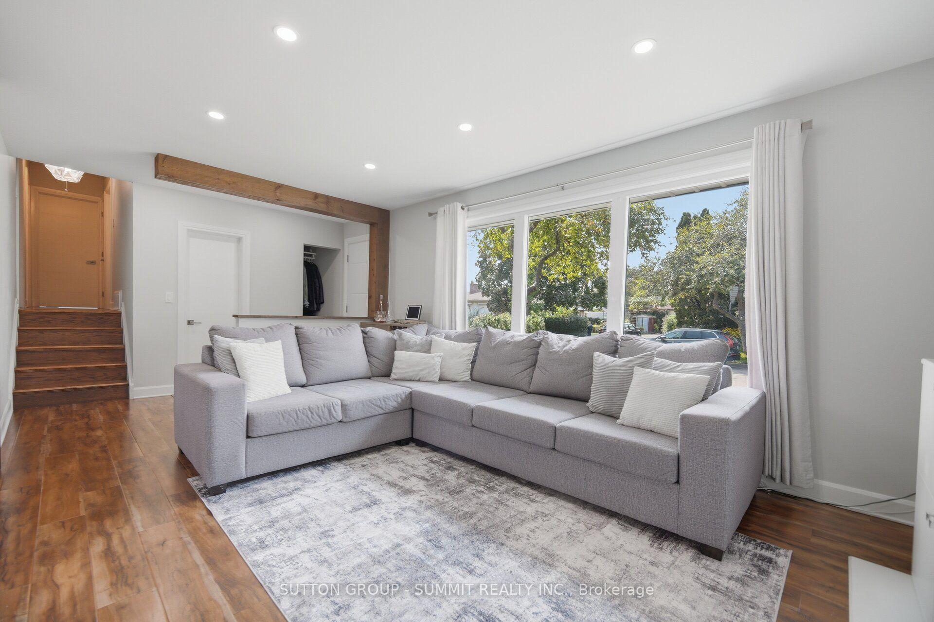 Photo 4 of 1 Lagos Road, Etobicoke, Rexdale-Kipling — HOMEH