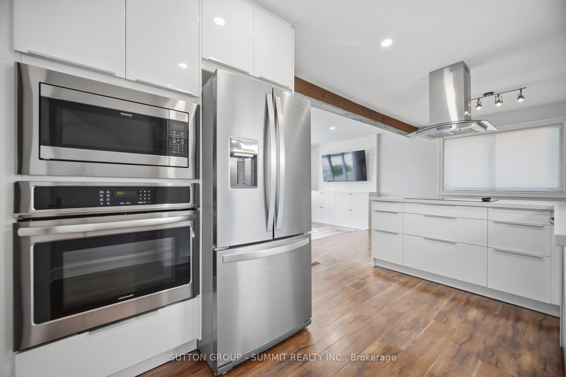 Photo 6 of 1 Lagos Road, Etobicoke, Rexdale-Kipling — HOMEH