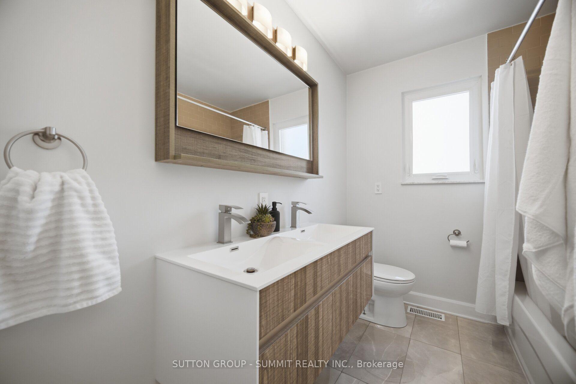 Photo 14 of 1 Lagos Road, Etobicoke, Rexdale-Kipling — HOMEH