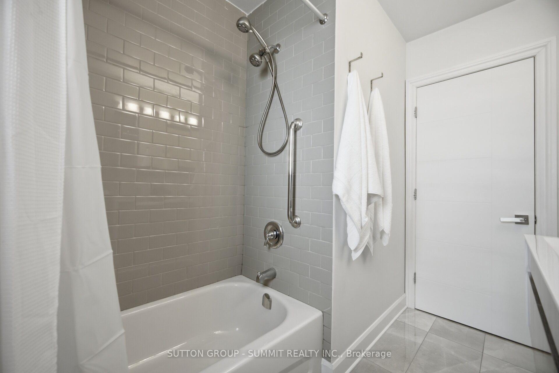 Photo 15 of 1 Lagos Road, Etobicoke, Rexdale-Kipling — HOMEH