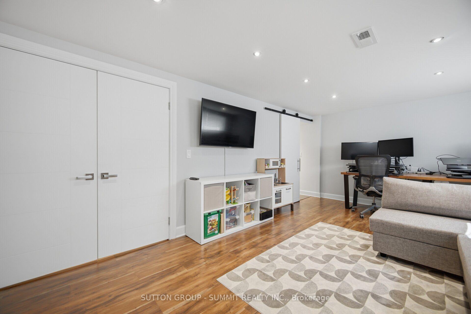 Photo 20 of 1 Lagos Road, Etobicoke, Rexdale-Kipling — HOMEH