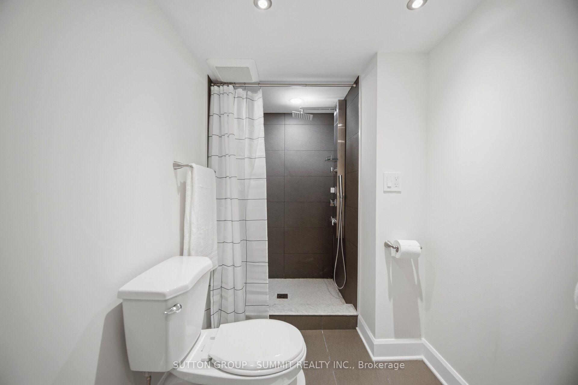 Photo 24 of 1 Lagos Road, Etobicoke, Rexdale-Kipling — HOMEH