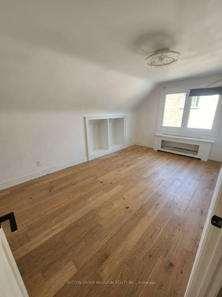 Photo 6 of 940 First Street, Mississauga, Lakeview — HOMEH