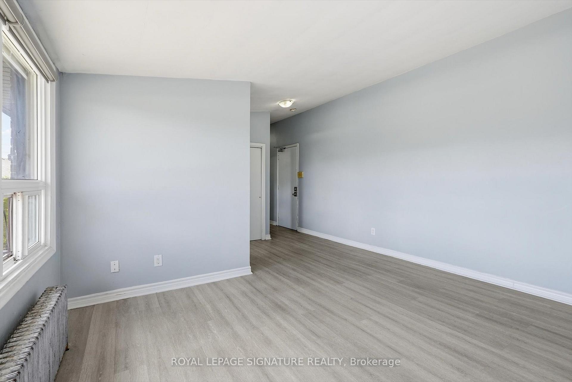 Photo 6 of Unit 301, 49 Cuffley Crescent S, North York, Downsview-Roding-CFB — HOMEH