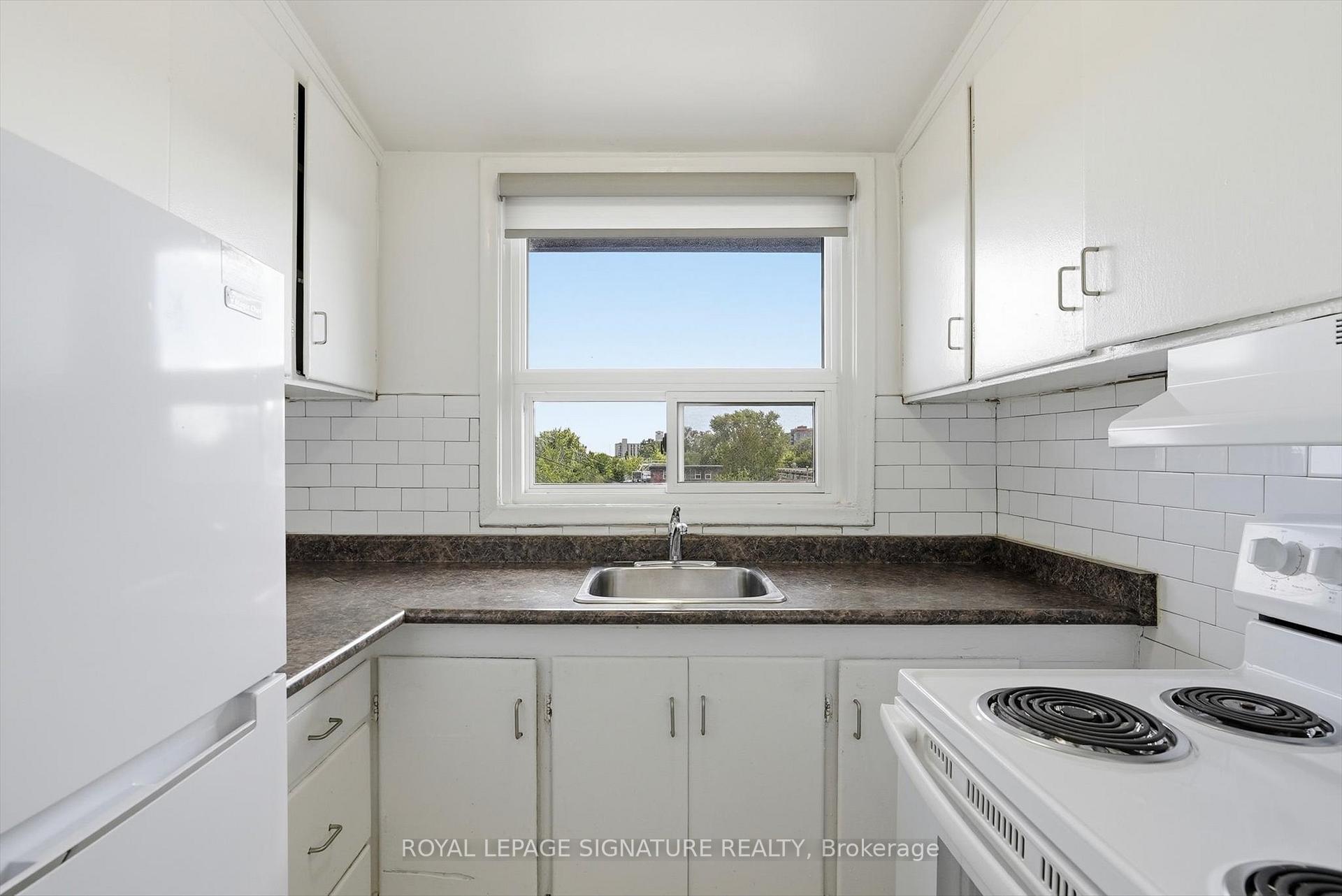 Photo 9 of Unit 301, 49 Cuffley Crescent S, North York, Downsview-Roding-CFB — HOMEH