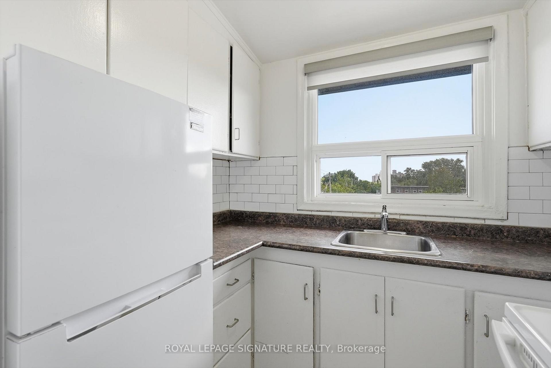 Photo 11 of Unit 301, 49 Cuffley Crescent S, North York, Downsview-Roding-CFB — HOMEH