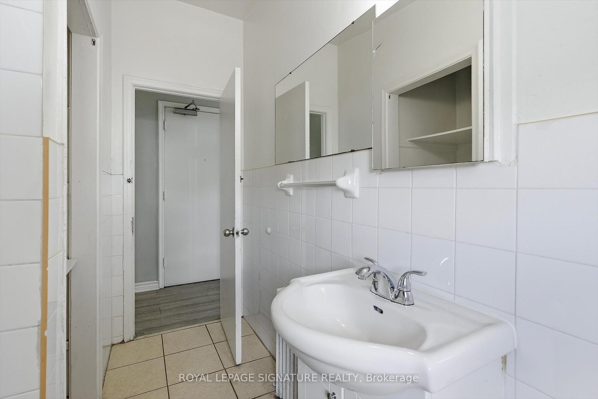 Photo 21 of Unit 301, 49 Cuffley Crescent S, North York, Downsview-Roding-CFB — HOMEH