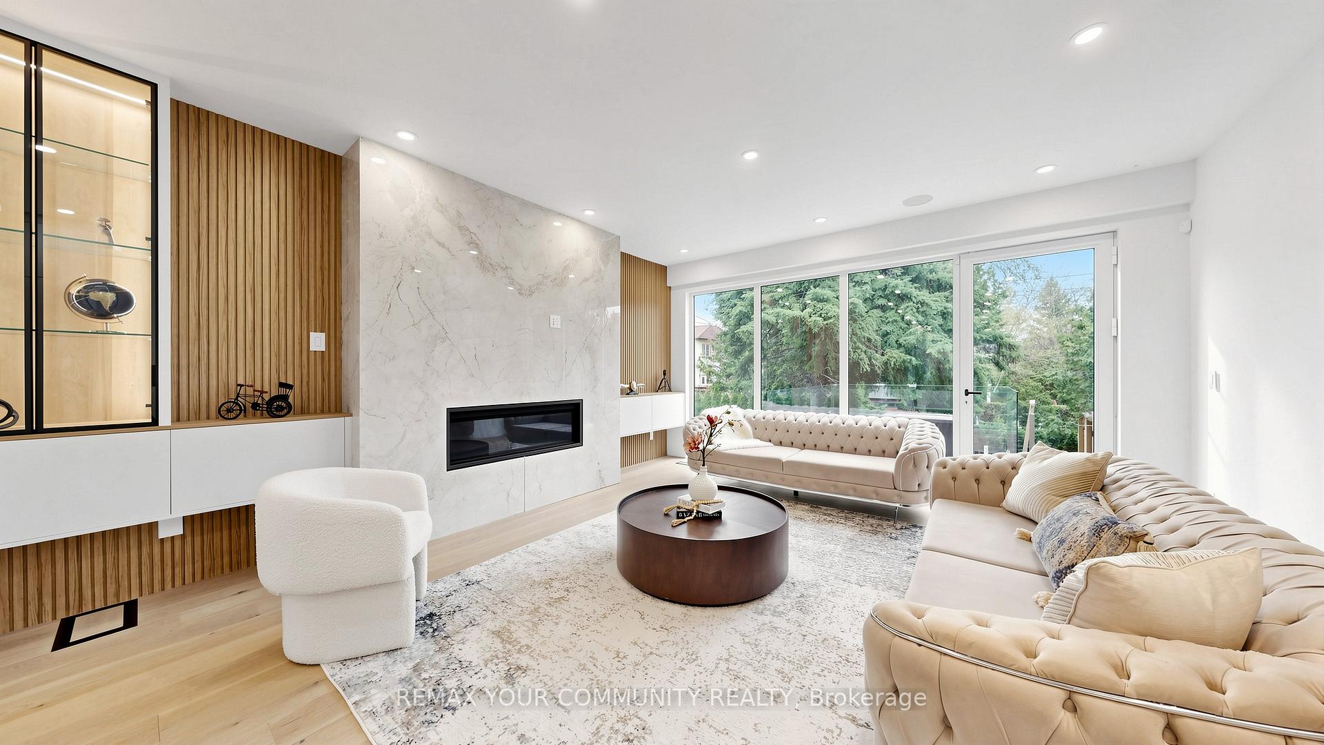 Photo 2 of 2970A Bayview Avenue, North York, Willowdale East — HOMEH