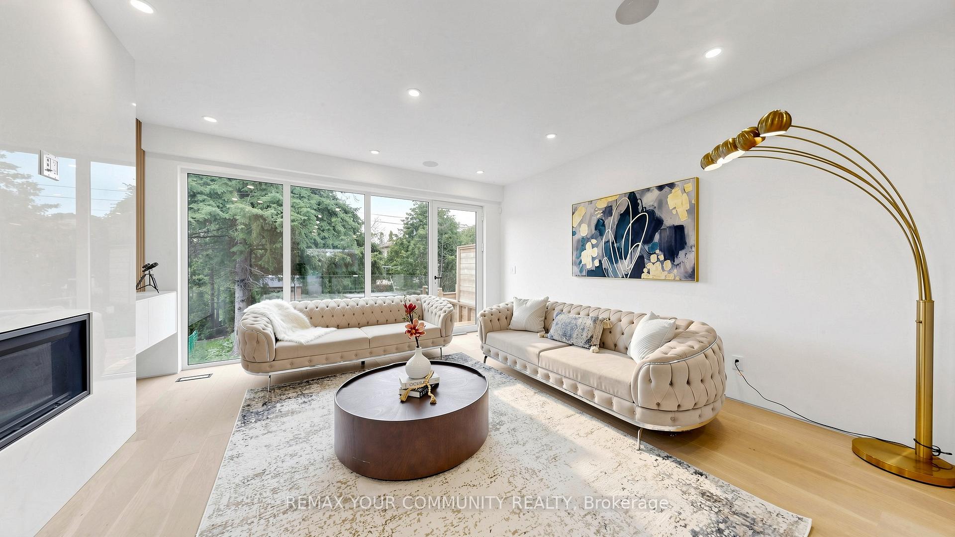 Photo 3 of 2970A Bayview Avenue, North York, Willowdale East — HOMEH
