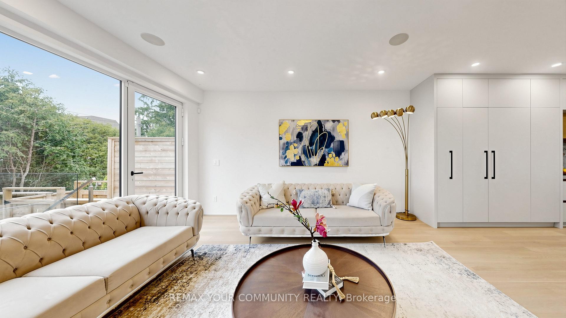 Photo 4 of 2970A Bayview Avenue, North York, Willowdale East — HOMEH