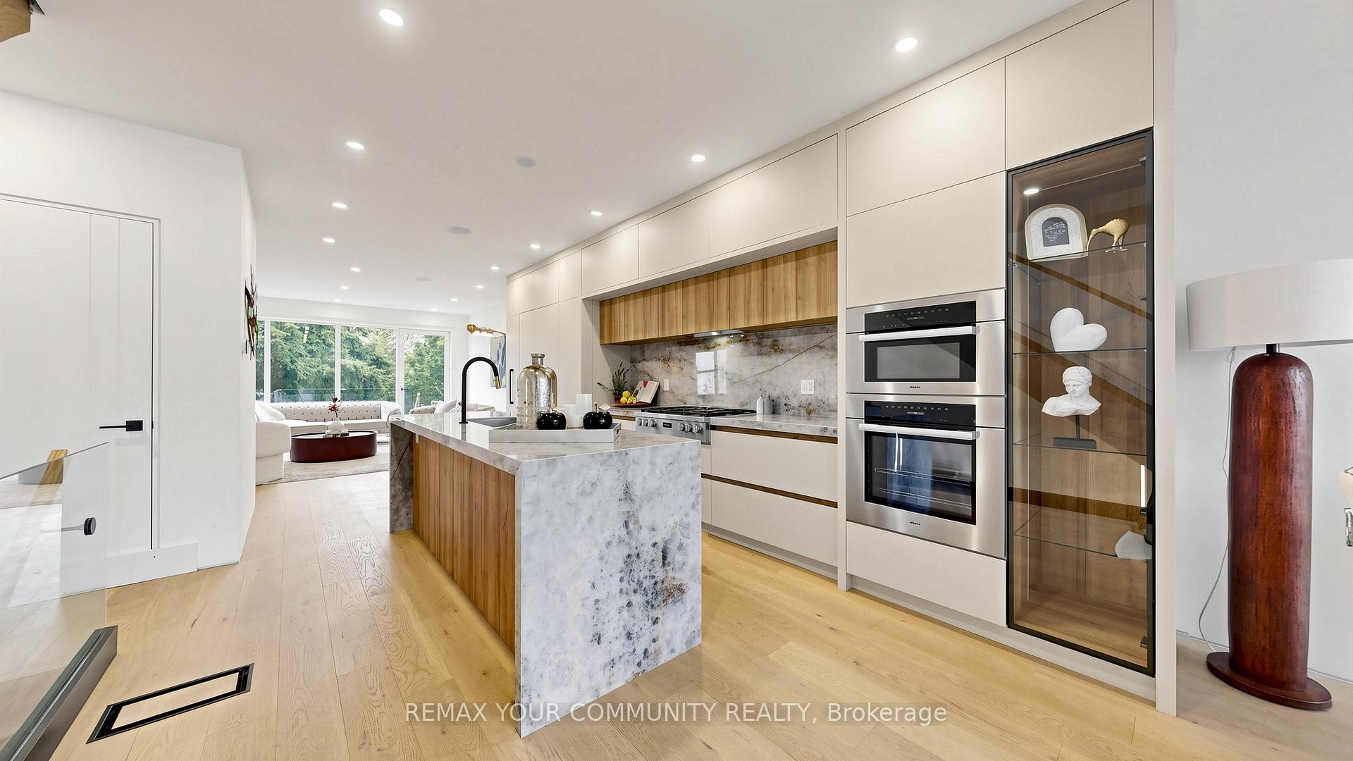 Photo 7 of 2970A Bayview Avenue, North York, Willowdale East — HOMEH