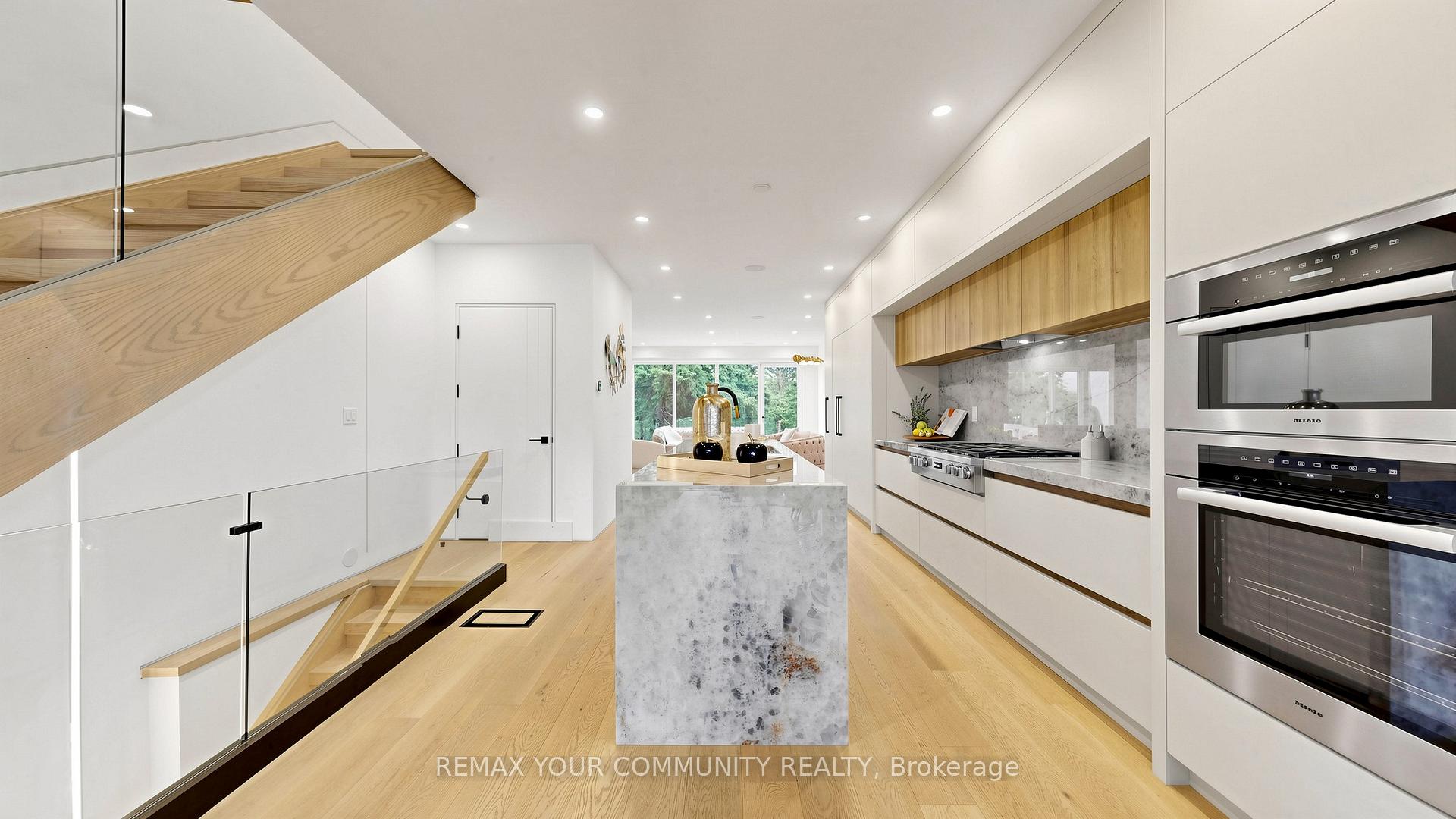 Photo 10 of 2970A Bayview Avenue, North York, Willowdale East — HOMEH