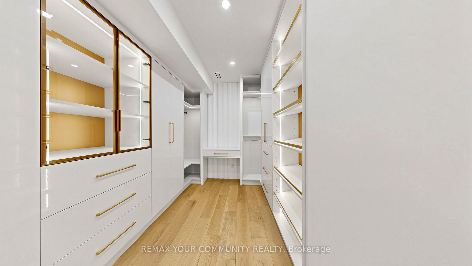 Photo 21 of 2970A Bayview Avenue, North York, Willowdale East — HOMEH