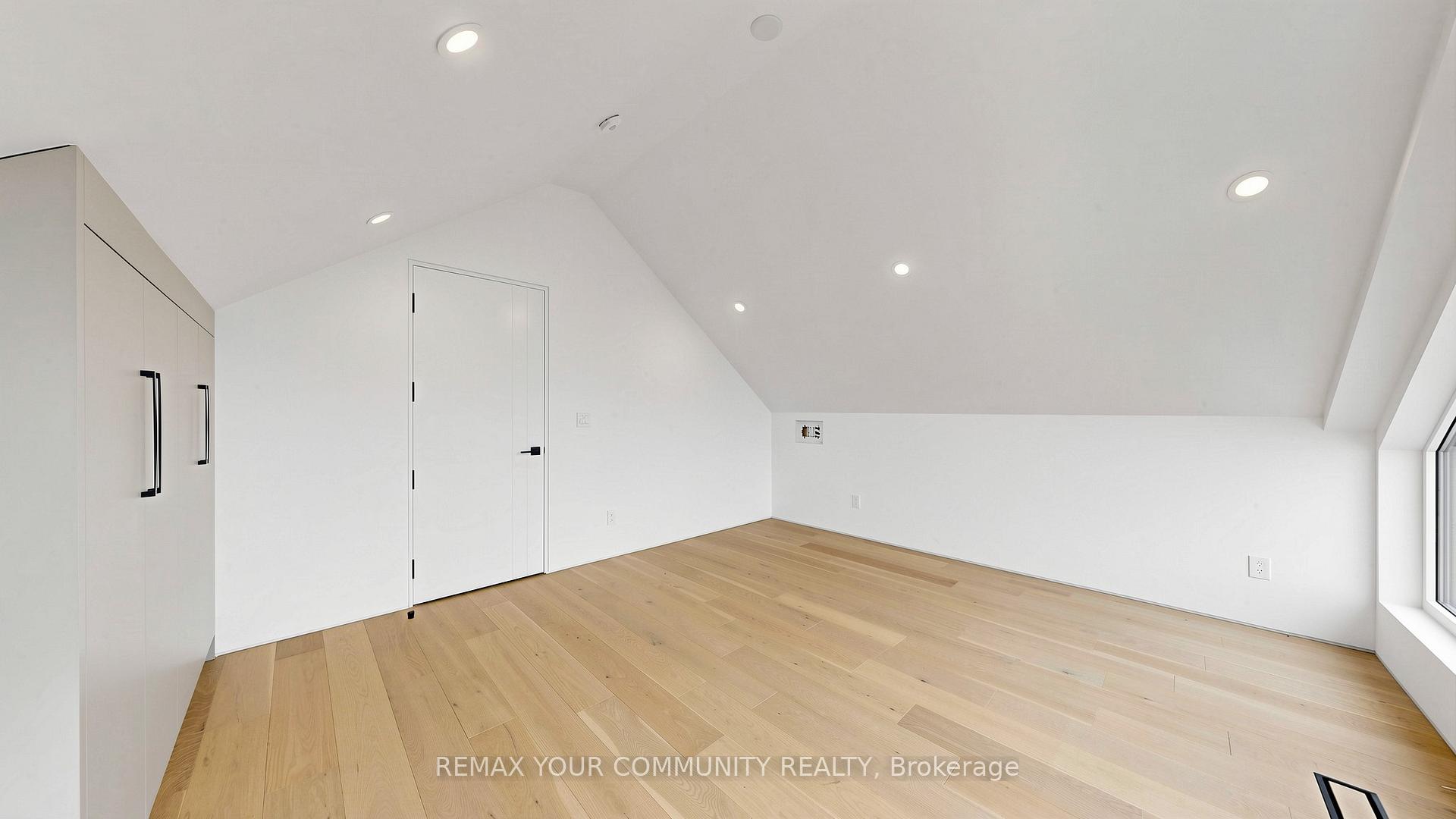 Photo 31 of 2970A Bayview Avenue, North York, Willowdale East — HOMEH