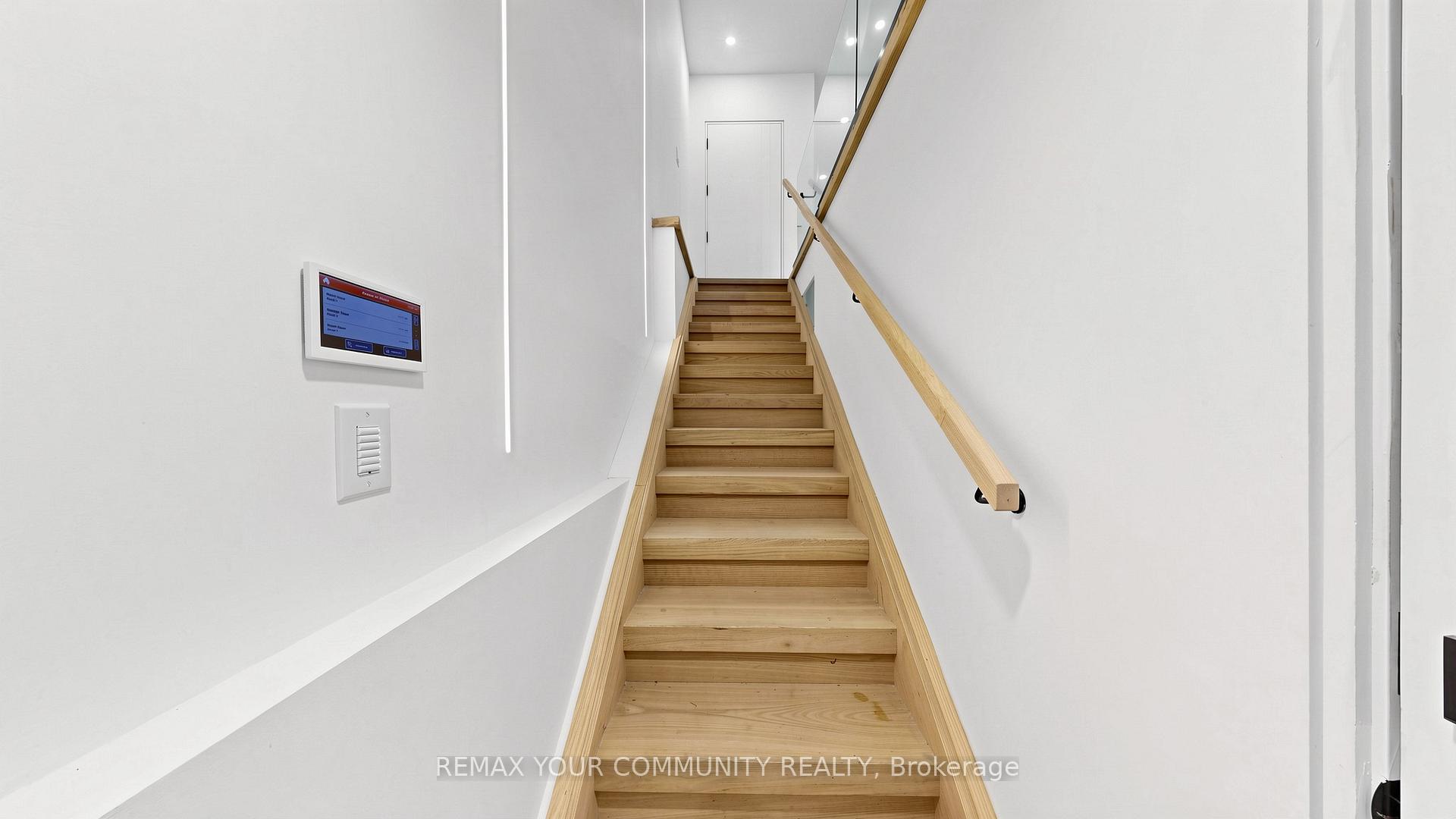 Photo 37 of 2970A Bayview Avenue, North York, Willowdale East — HOMEH