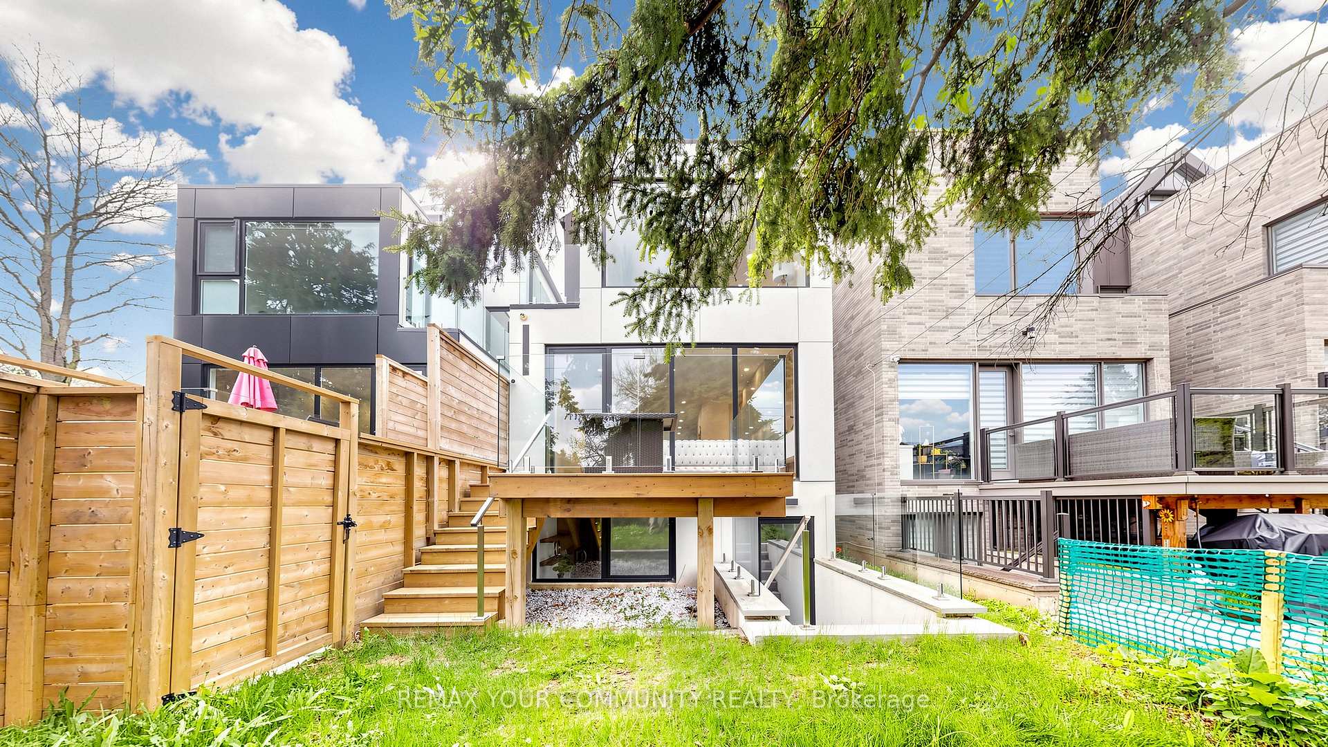 Photo 47 of 2970A Bayview Avenue, North York, Willowdale East — HOMEH