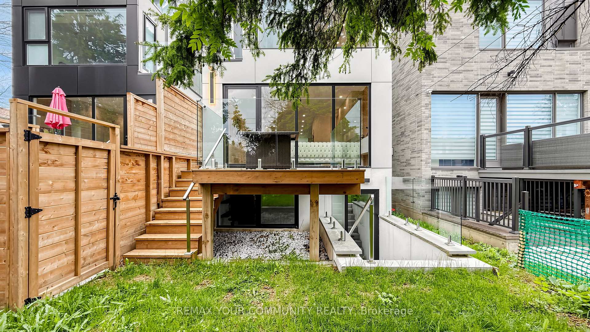 Photo 49 of 2970A Bayview Avenue, North York, Willowdale East — HOMEH