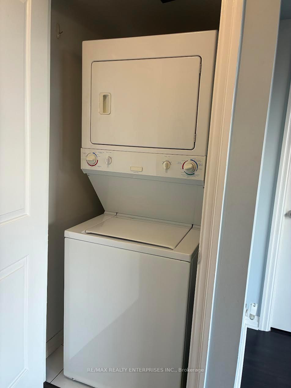 Photo 5 of Unit 418, 2035 Sheppard Avenue E, North York, Henry Farm — HOMEH