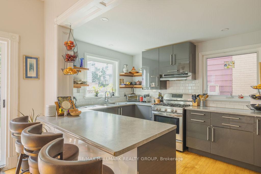 Photo 14 of 38 Elm Street, Ottawa, West Centre Town — HOMEH